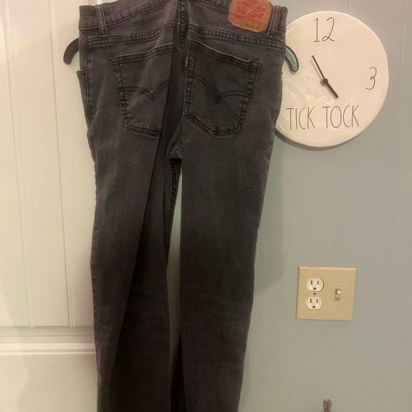 Simple Grey Levi’s - Picture 2 of 3